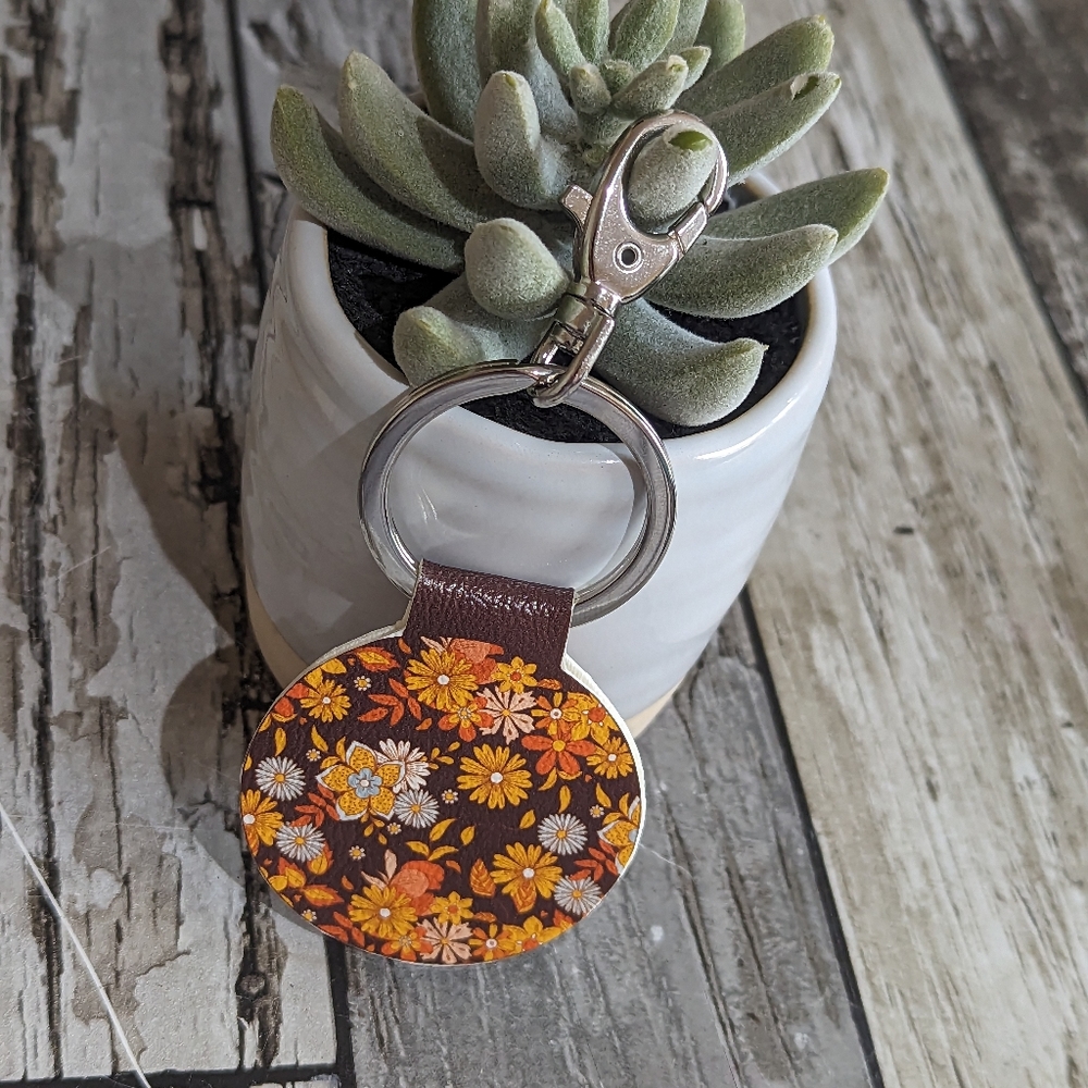 Retro Floral Faux Leather Keychain NEW!